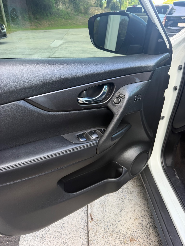 2020 Nissan Rogue - $15,500