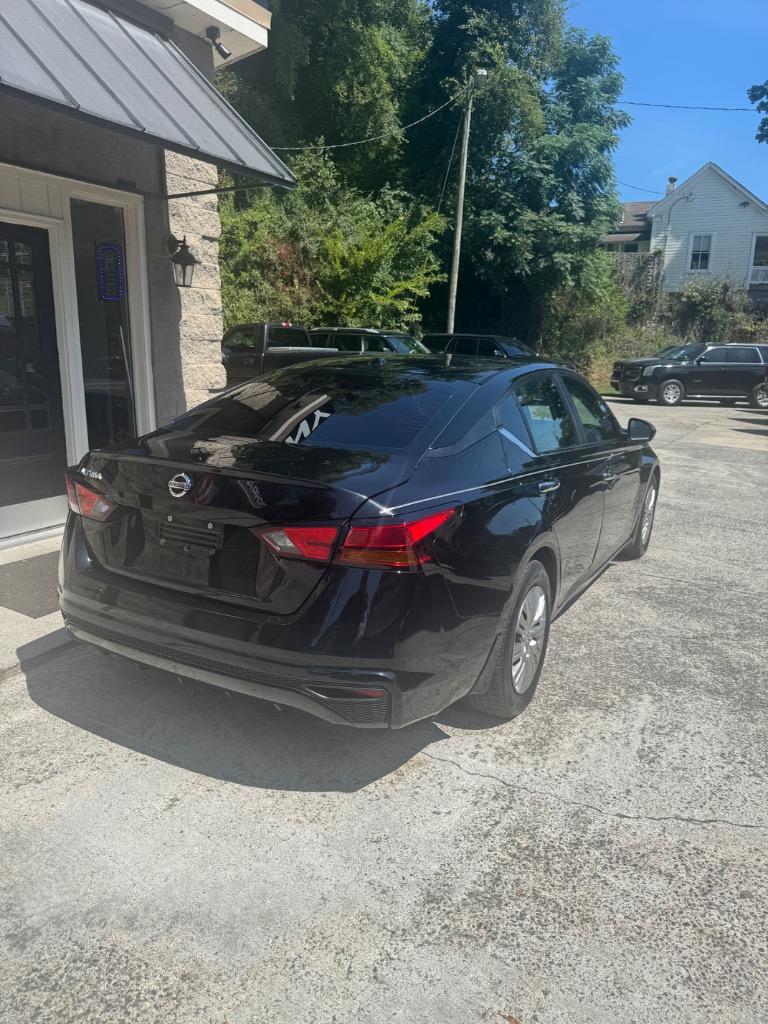 2019 Nissan Altima - $12,900
