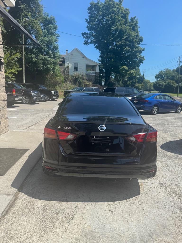 2019 Nissan Altima - $12,900