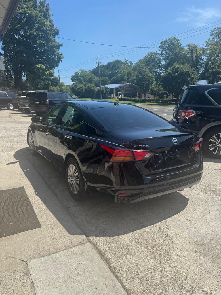 2019 Nissan Altima - $12,900
