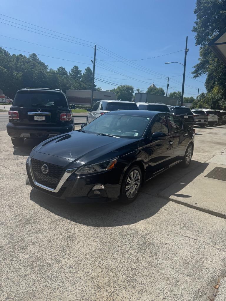 2019 Nissan Altima - $12,900