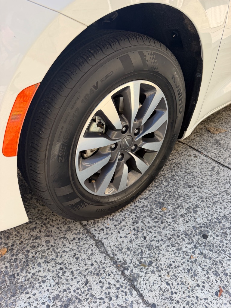 2024 Chrysler Pacifica - $22,995