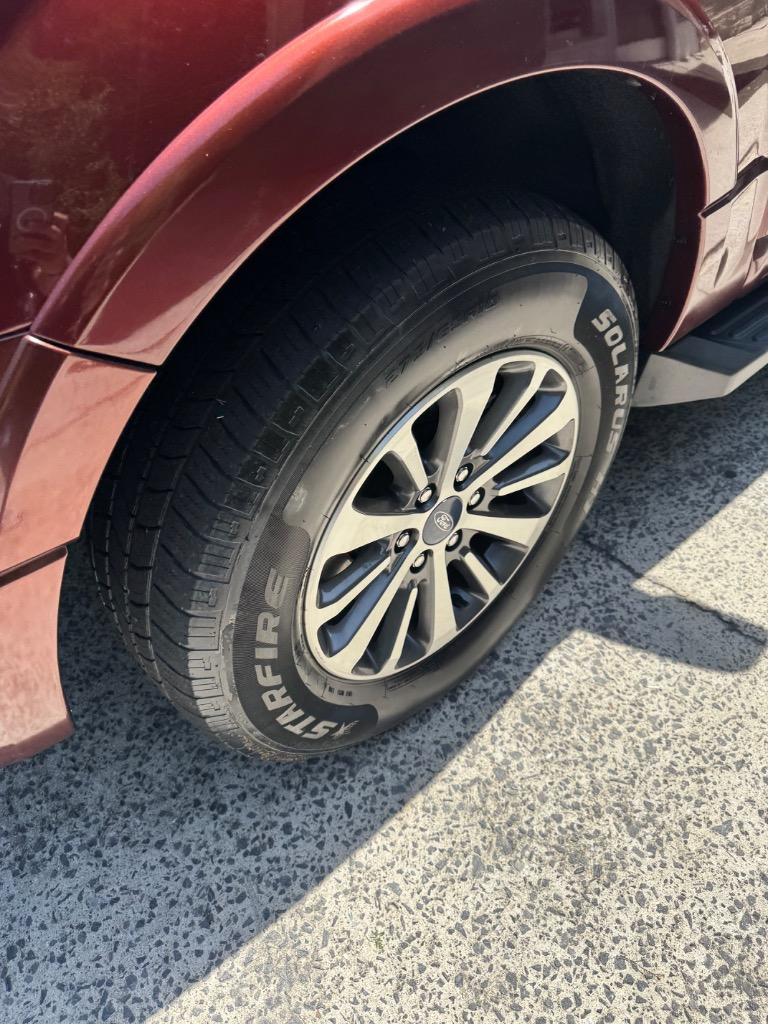 2017 Ford Expedition - $9,995