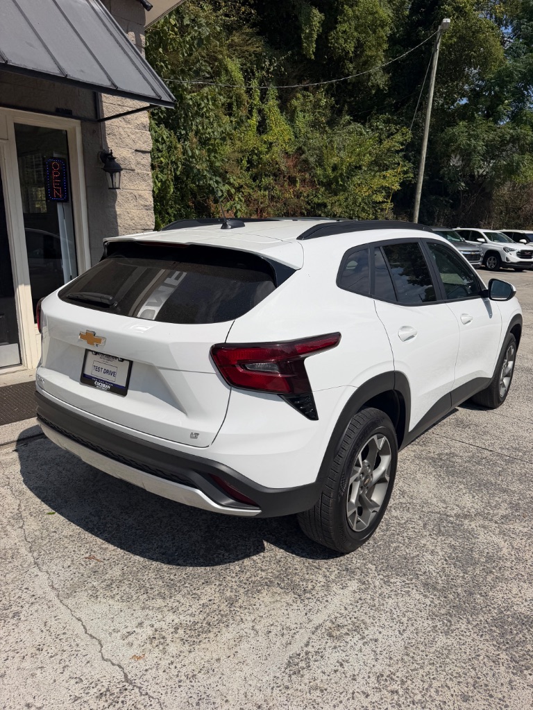 2025 Chevrolet Trax - $17,900