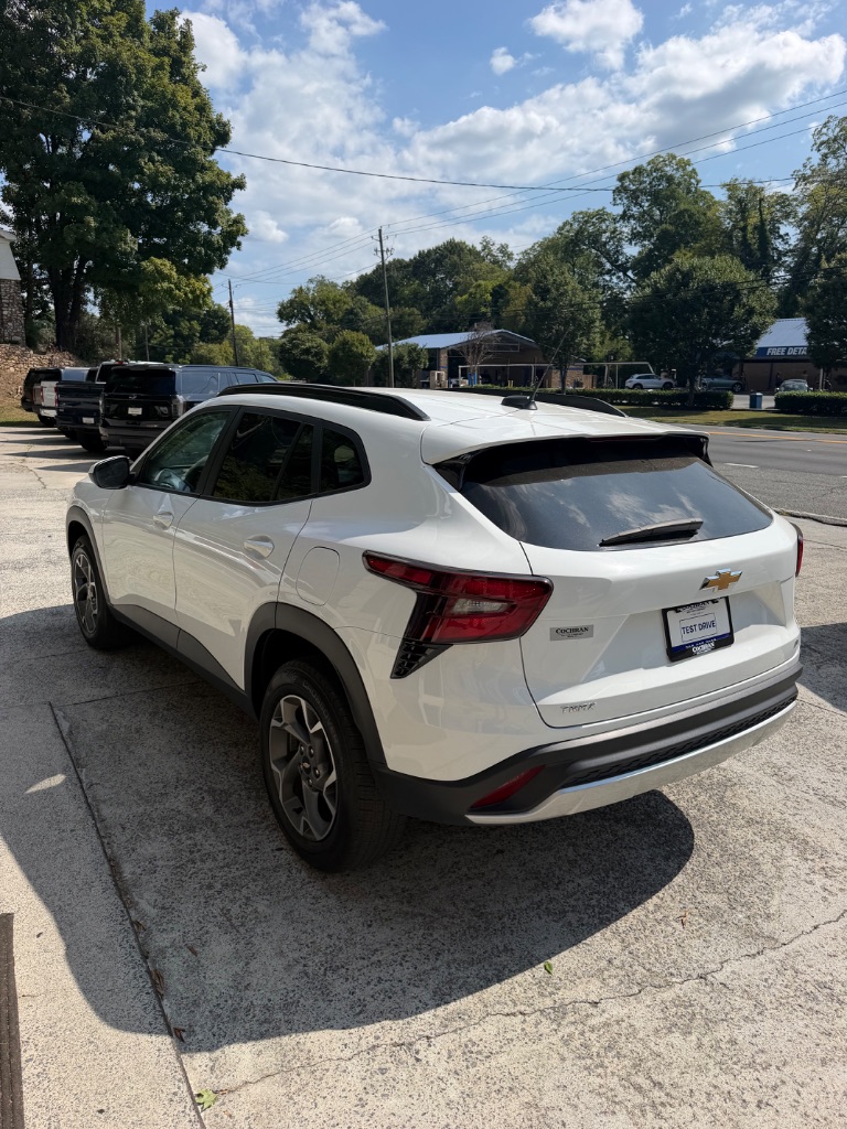 2025 Chevrolet Trax - $17,900