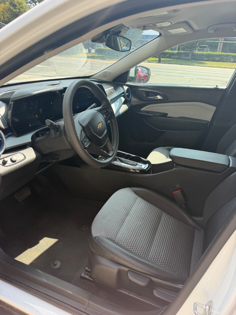 2025 Chevrolet Trax - $17,900