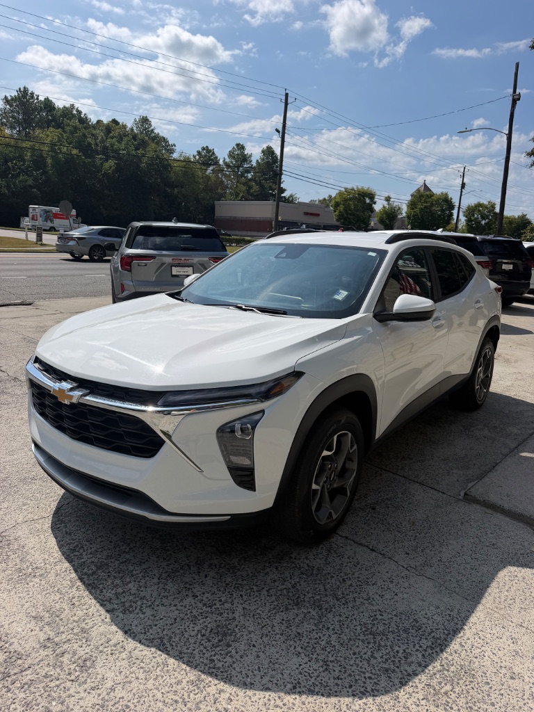 2025 Chevrolet Trax - $17,900