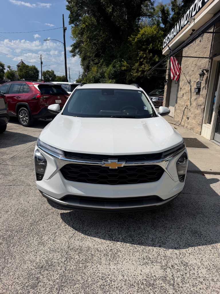 2025 Chevrolet Trax - $17,900