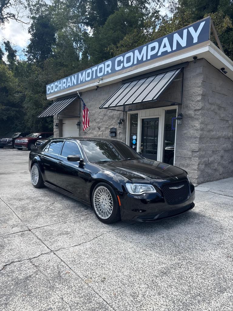 2018 Chrysler 300