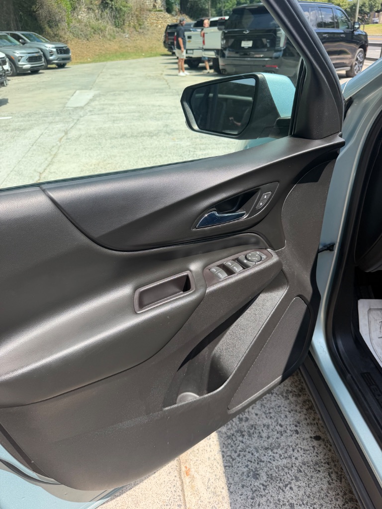 2022 Chevrolet Equinox - $15,900