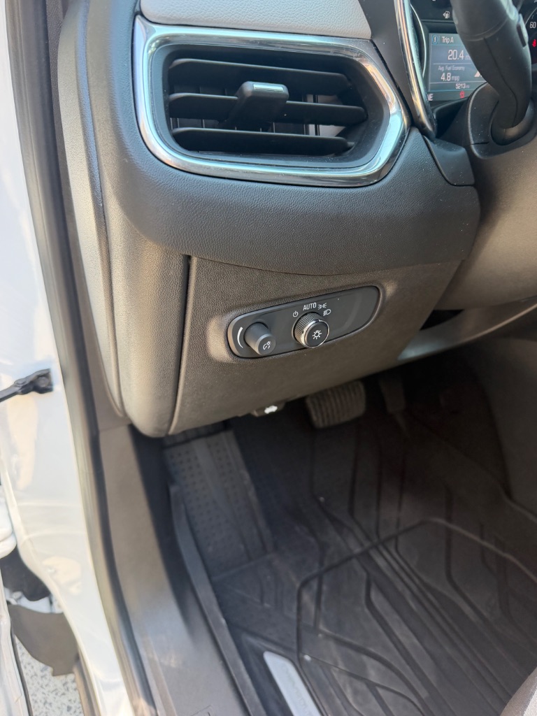 2022 Chevrolet Equinox - $18,900