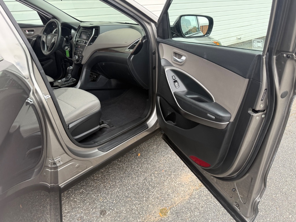2017 Hyundai Santa Fe Sport - $11,995
