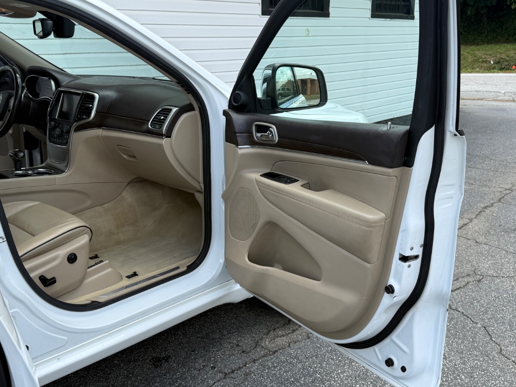 2015 Jeep Cherokee - $12,995