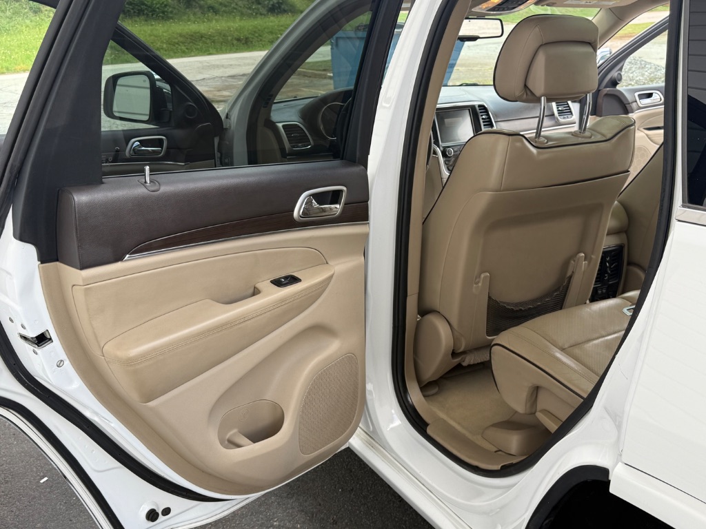 2015 Jeep Cherokee - $12,995