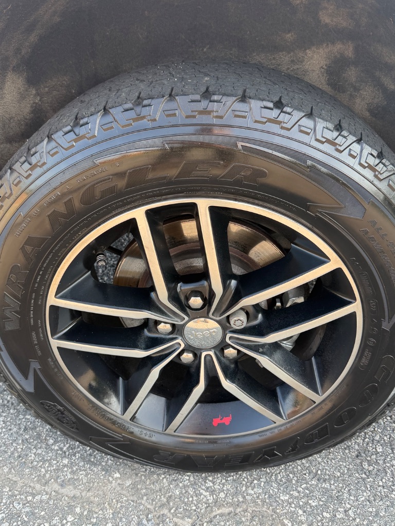 2017 Jeep Cherokee - $12,995