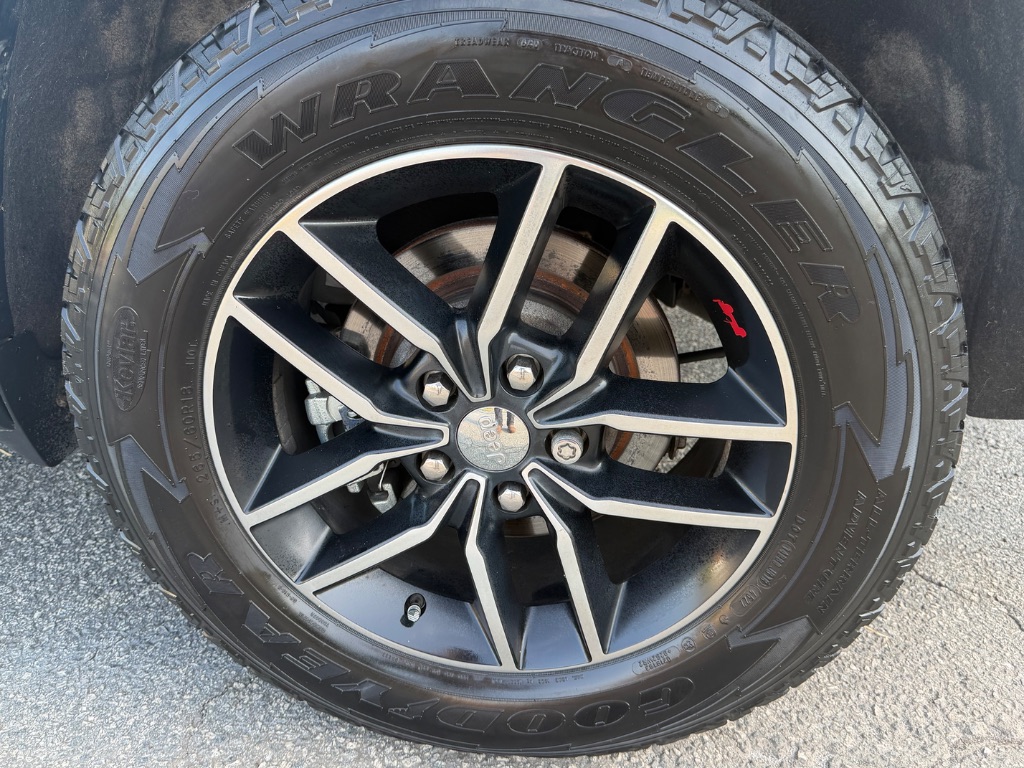 2017 Jeep Cherokee - $12,995