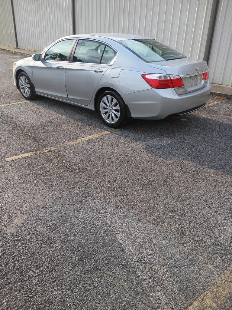 2013 Honda Accord - $12,987