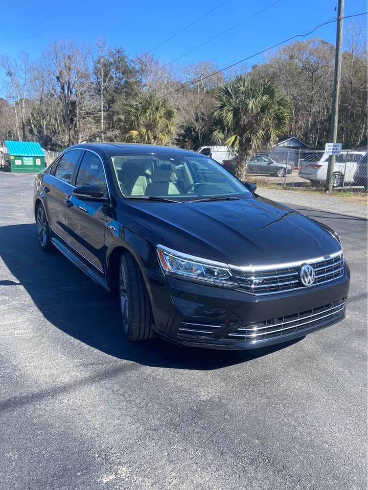 2019 Volkswagen Passat - $11,999