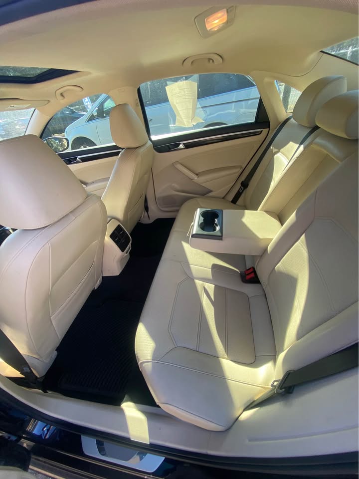 2019 Volkswagen Passat - $11,999