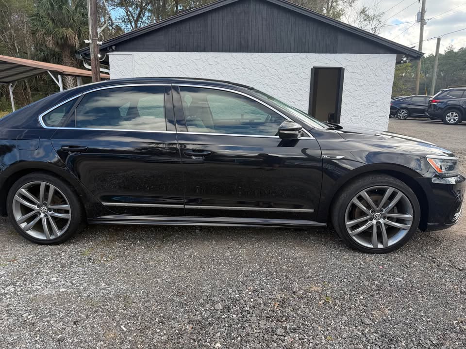 2019 Volkswagen Passat - $11,999