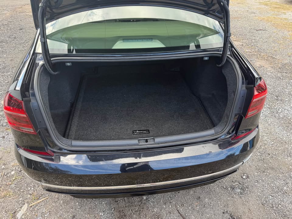 2019 Volkswagen Passat - $11,999