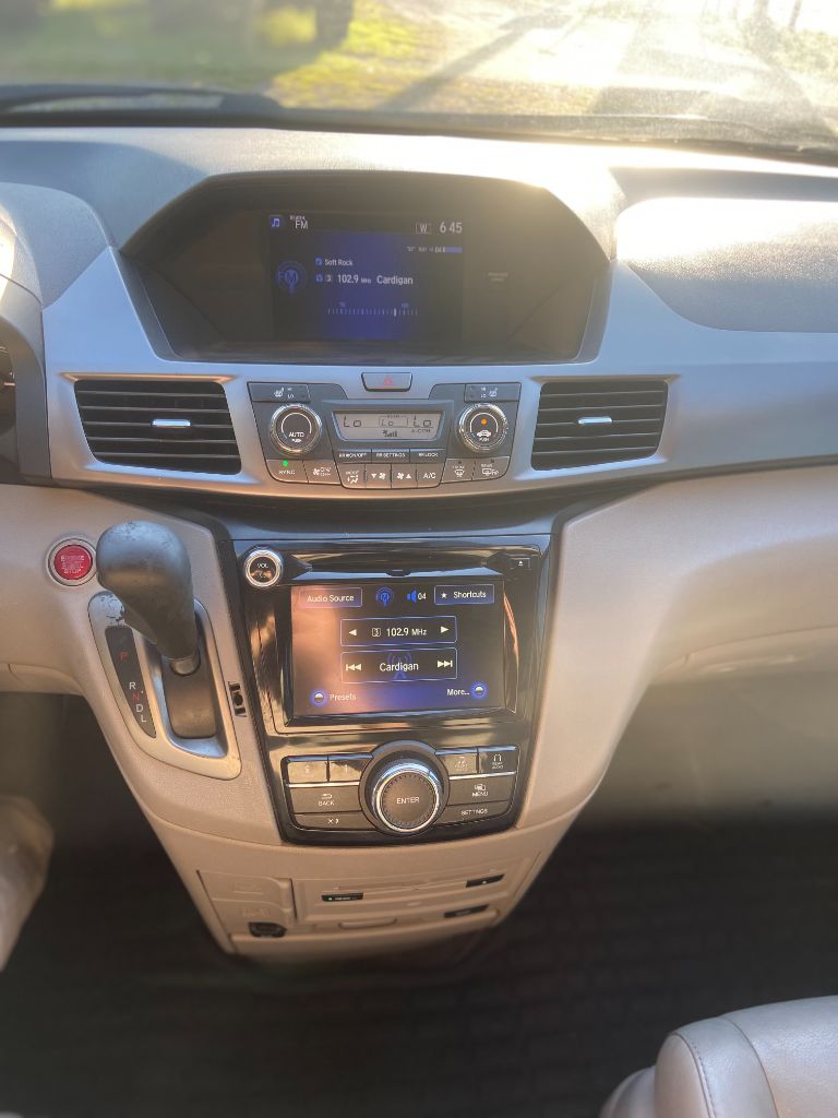 2015 Honda Odyssey - $8,800
