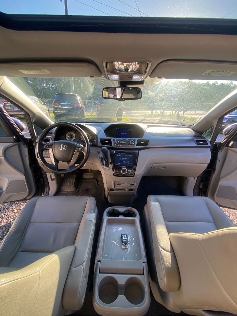 2015 Honda Odyssey - $8,800