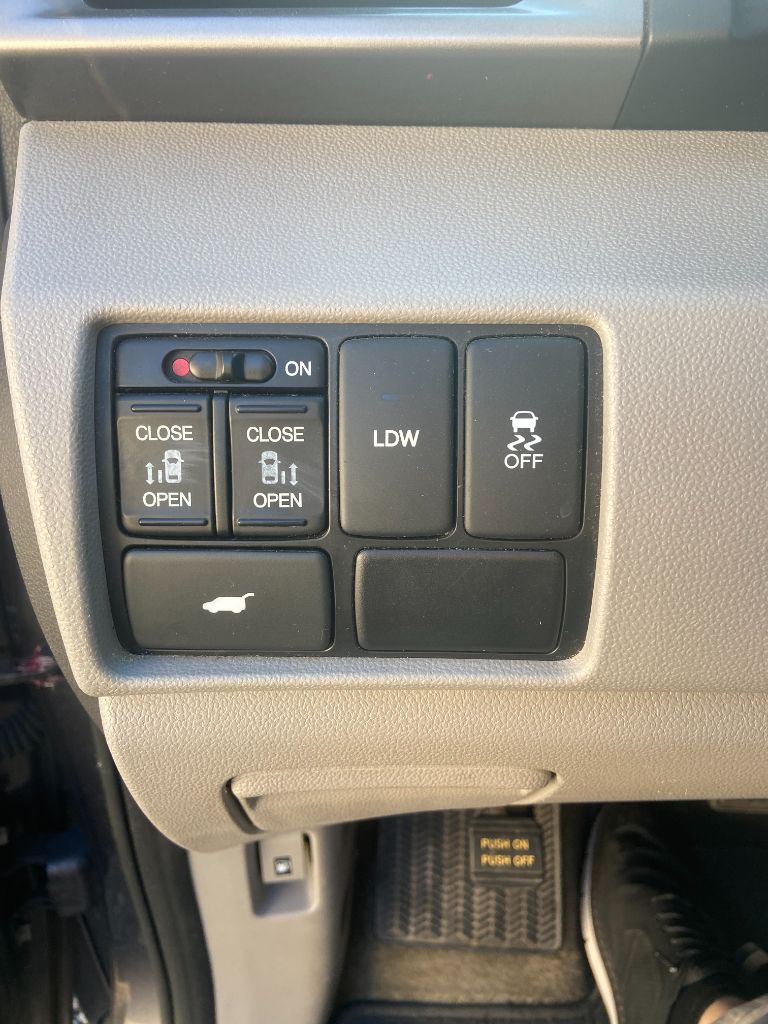 2015 Honda Odyssey - $8,800