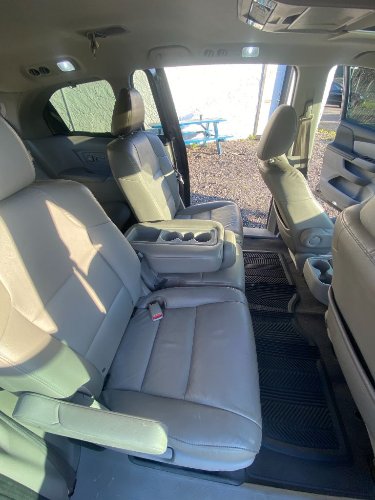 2015 Honda Odyssey - $8,800