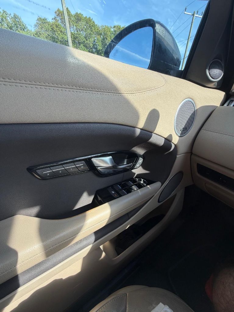 2016 Land Rover Range Rover Evoque - $11,500