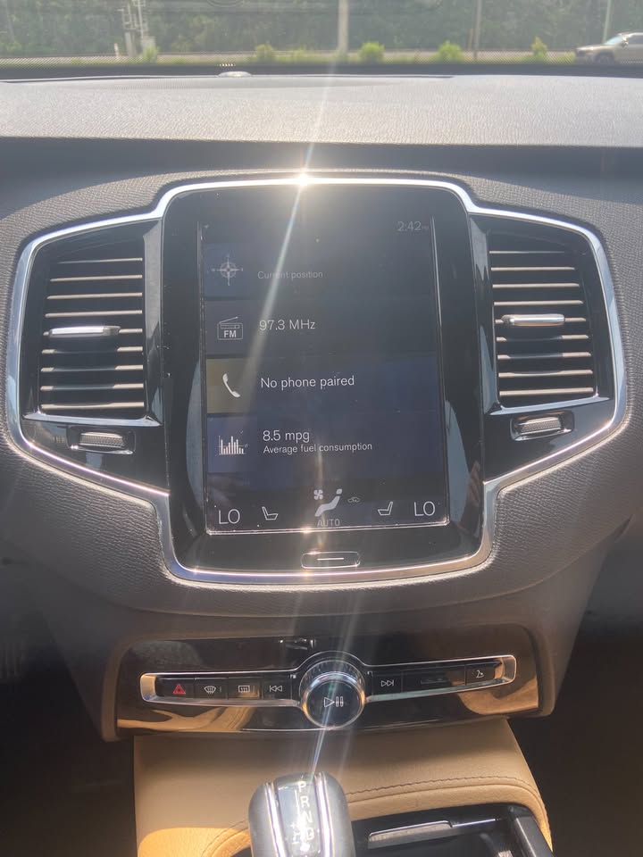 2017 Volvo XC90 - $14,000