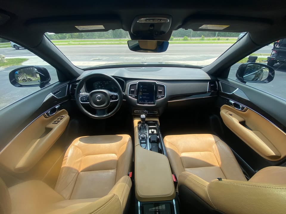 2017 Volvo XC90 - $14,000