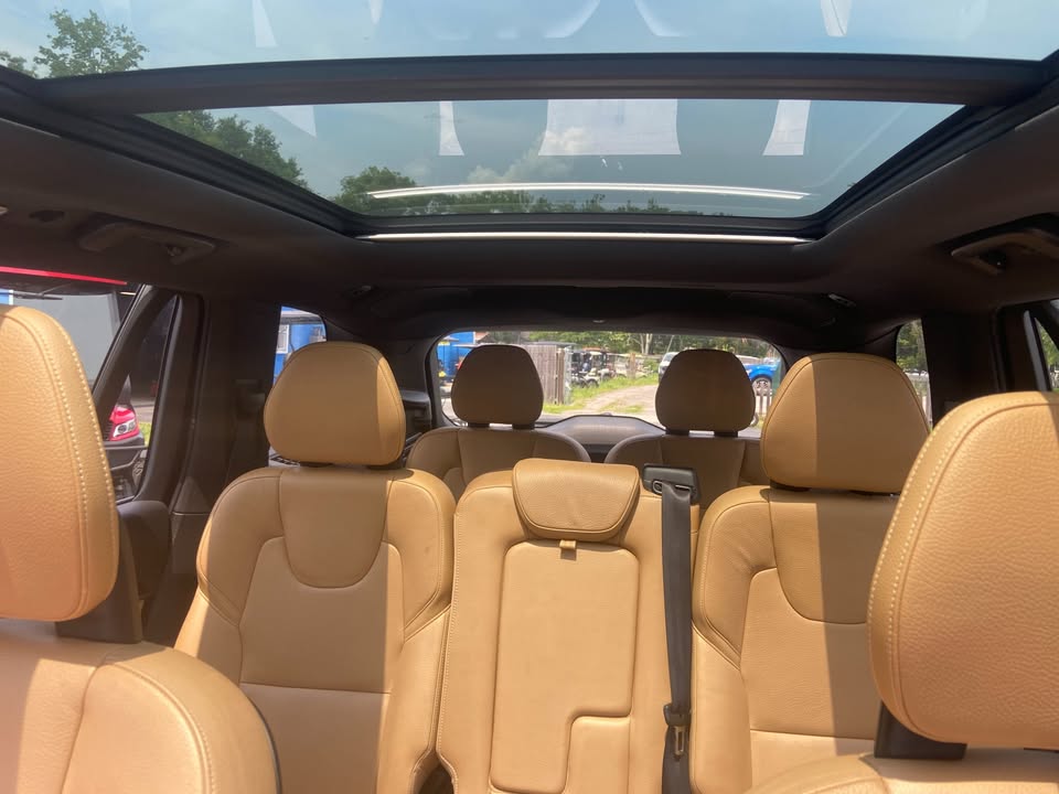 2017 Volvo XC90 - $14,000