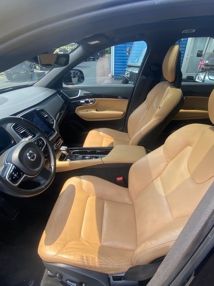 2017 Volvo XC90 - $14,000