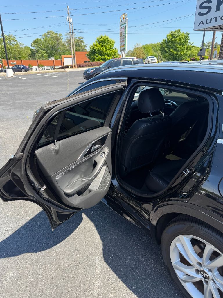 2018 INFINITI QX30 - $19,669