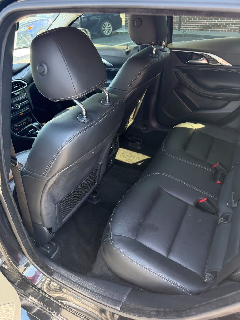 2018 INFINITI QX30 - $19,669