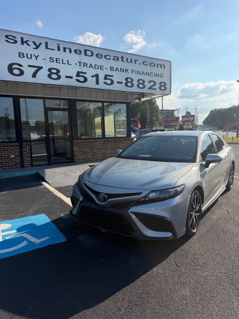 Silver 2023 Toyota Camry Sedan Front-Wheel Drive Automatic