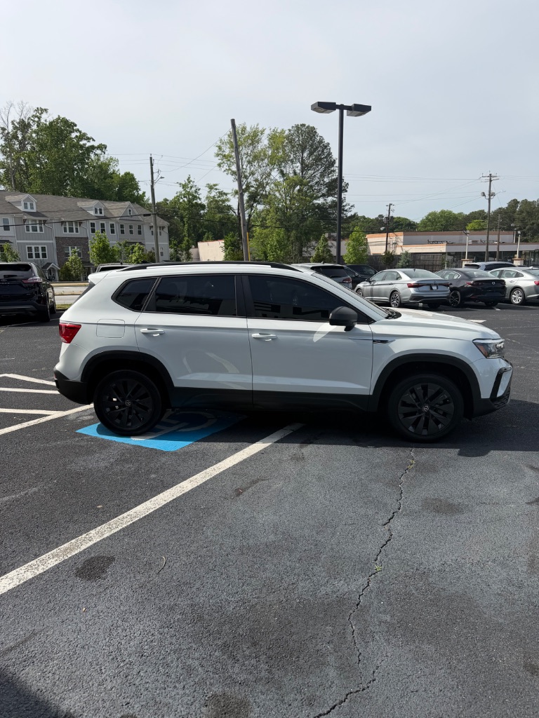 2024 Volkswagen Taos - $17,822