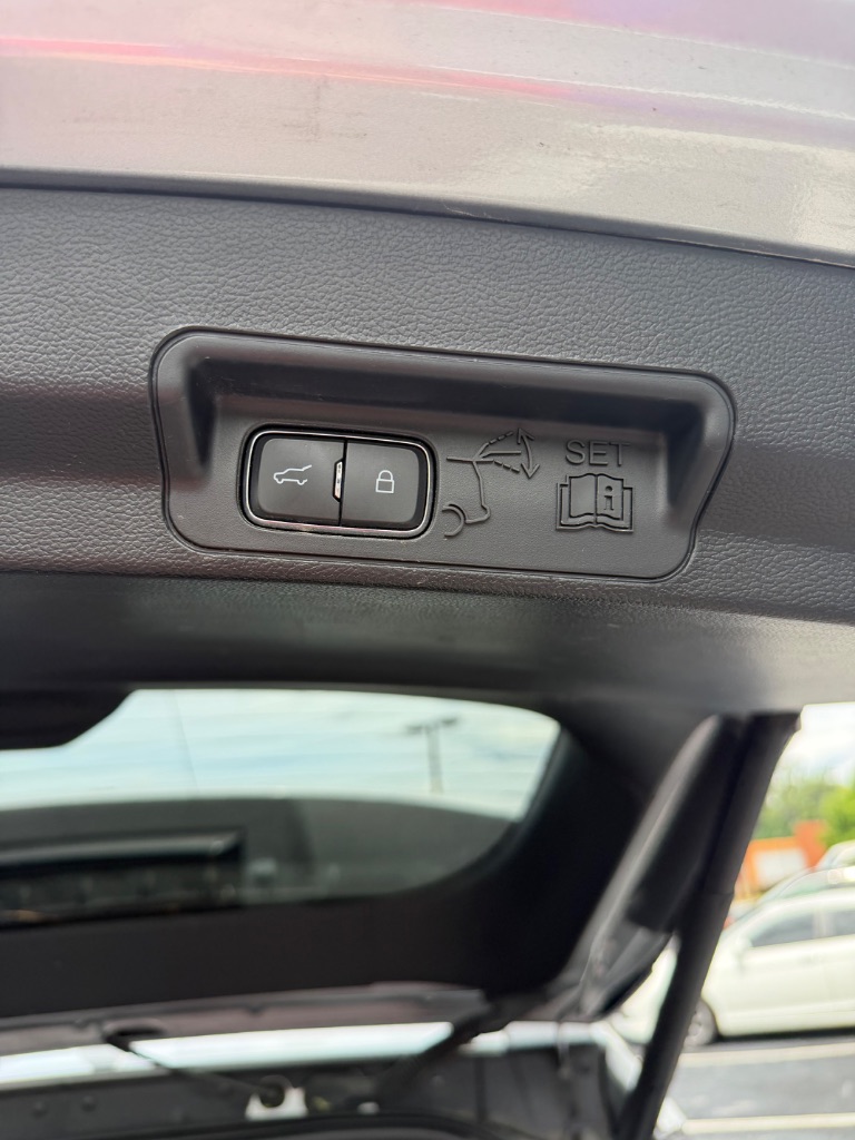 2020 Ford Explorer - $23,455