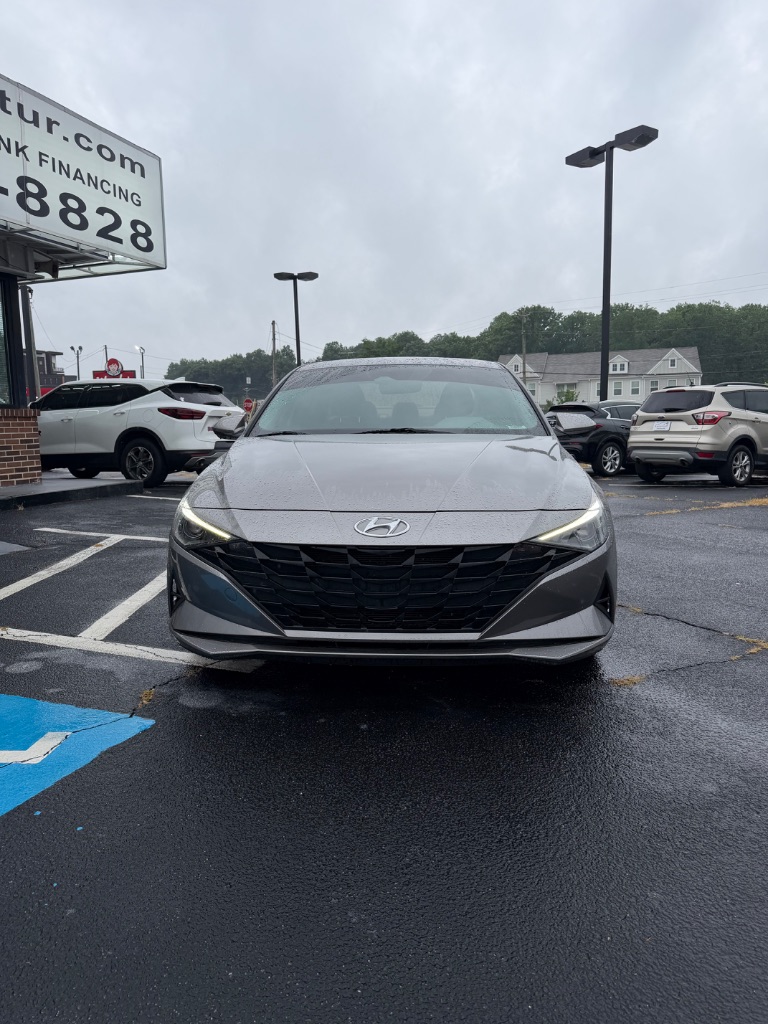 2023 Hyundai Elantra - $18,880