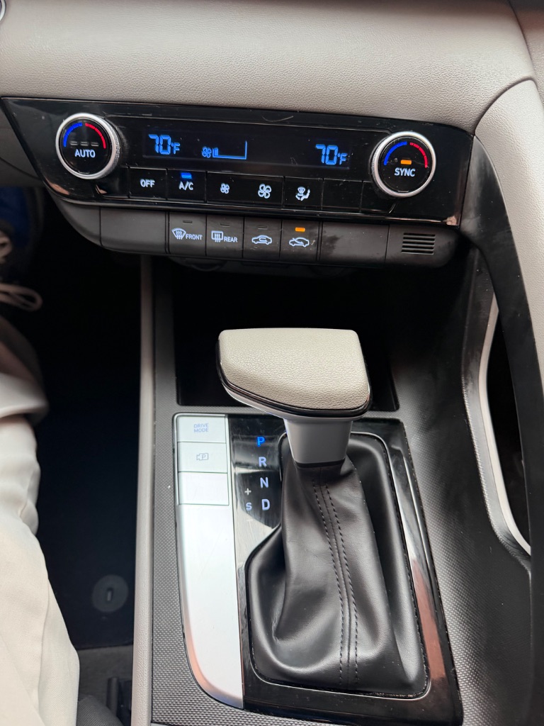 2023 Hyundai Elantra - $18,880