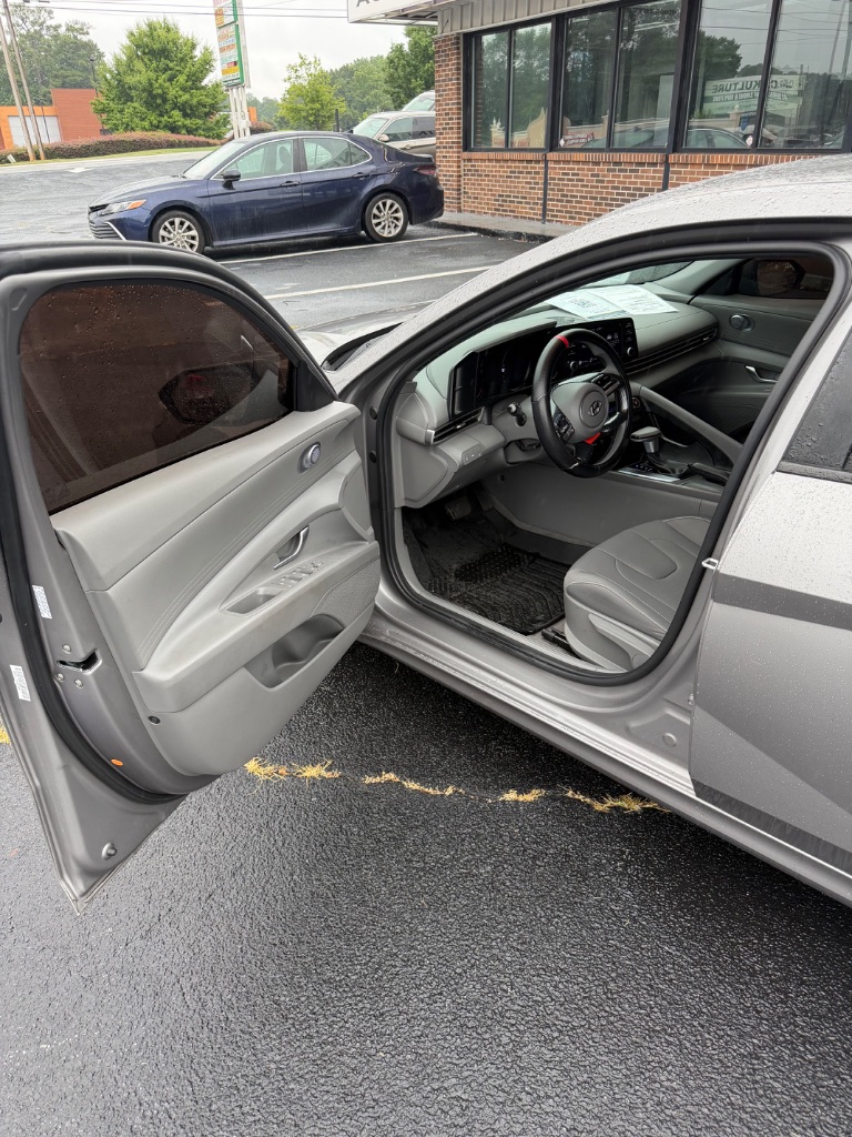 2023 Hyundai Elantra - $18,880
