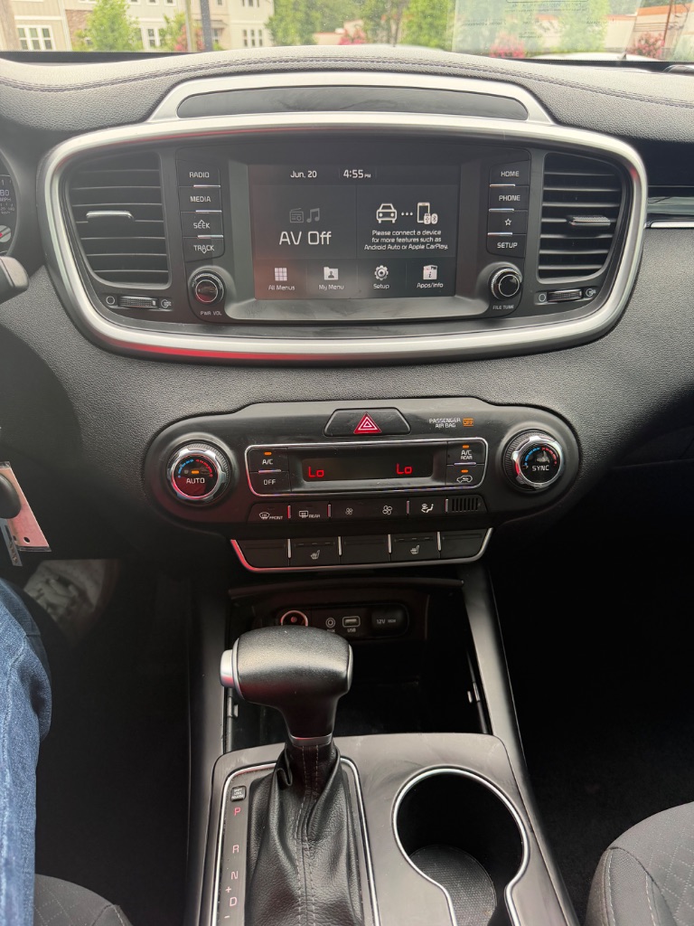 2019 Kia Sorento - $13,944