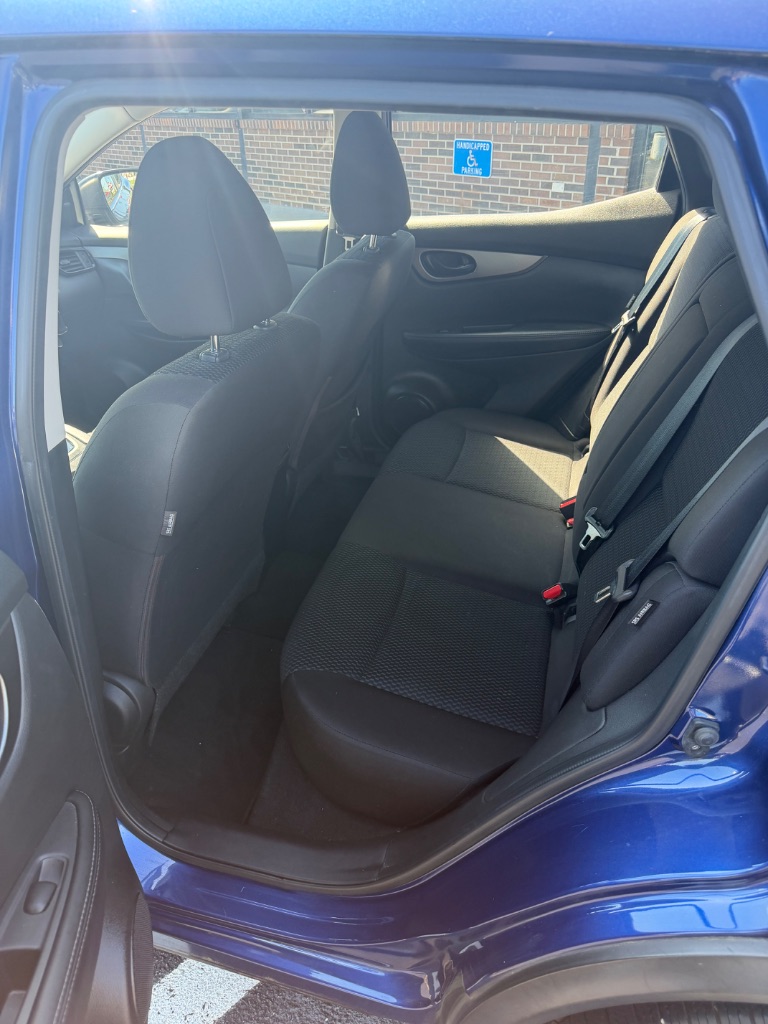 2020 Nissan Rogue - $12,700