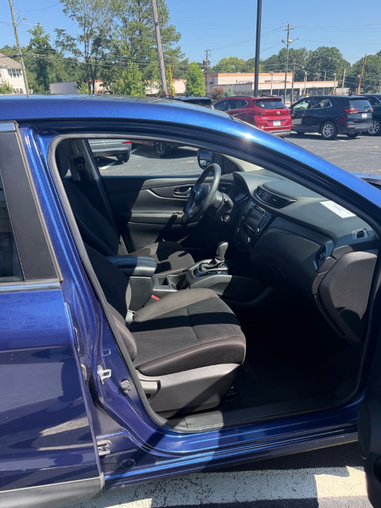 2020 Nissan Rogue - $12,700