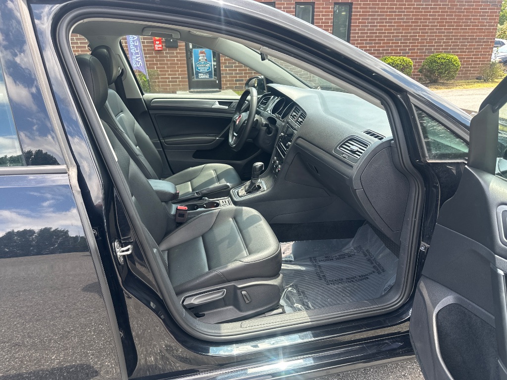 2021 Volkswagen Golf - $13,800