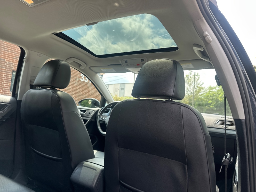 2021 Volkswagen Golf - $13,800