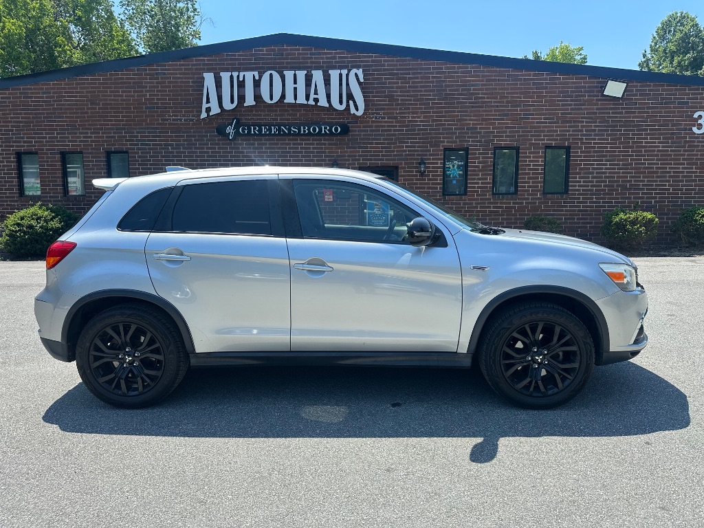2019 Mitsubishi Outlander - $9,600