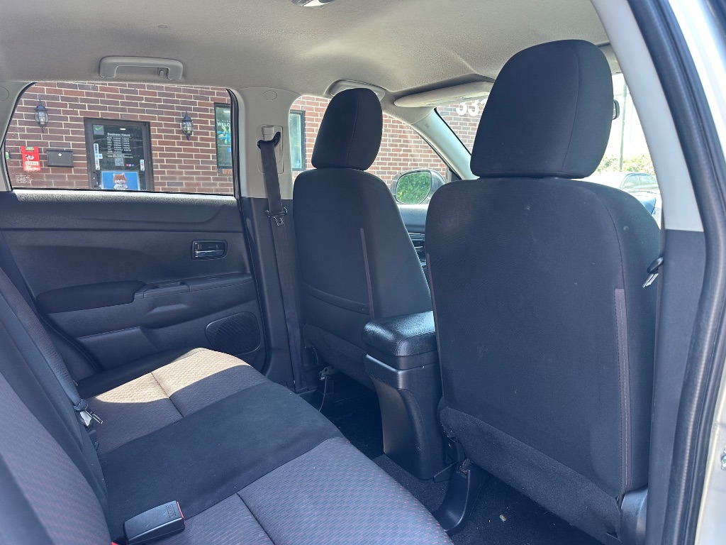 2019 Mitsubishi Outlander - $9,600