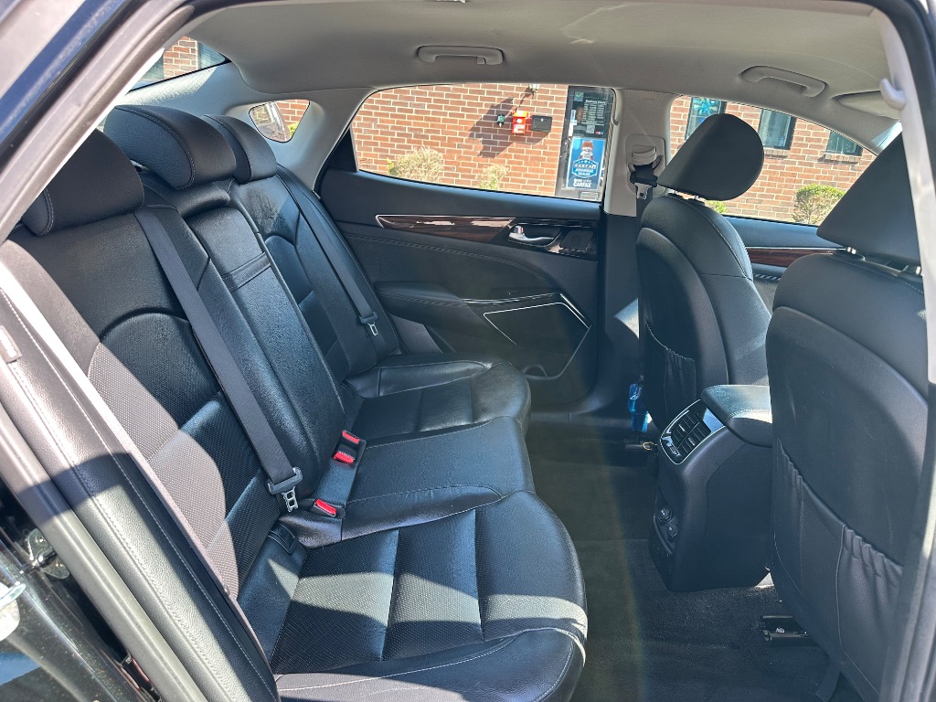 2019 Kia Cadenza - $14,299